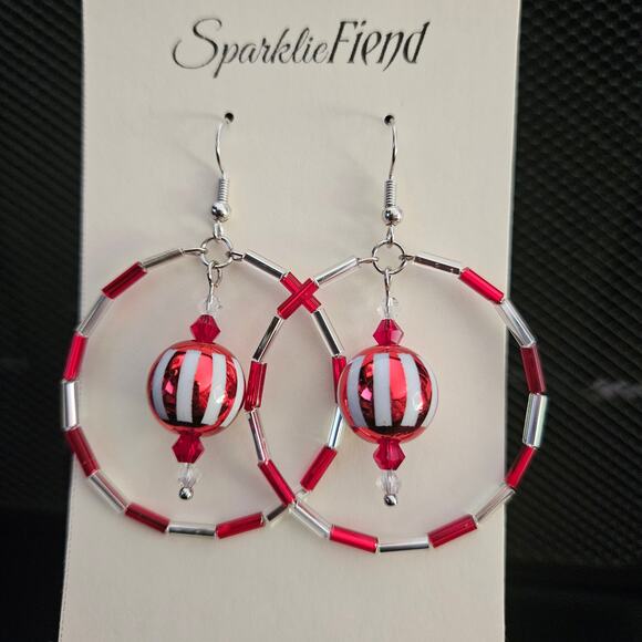 Red and white bugle bead hoop earrings with striped glass dangle - Picture 1 of 1